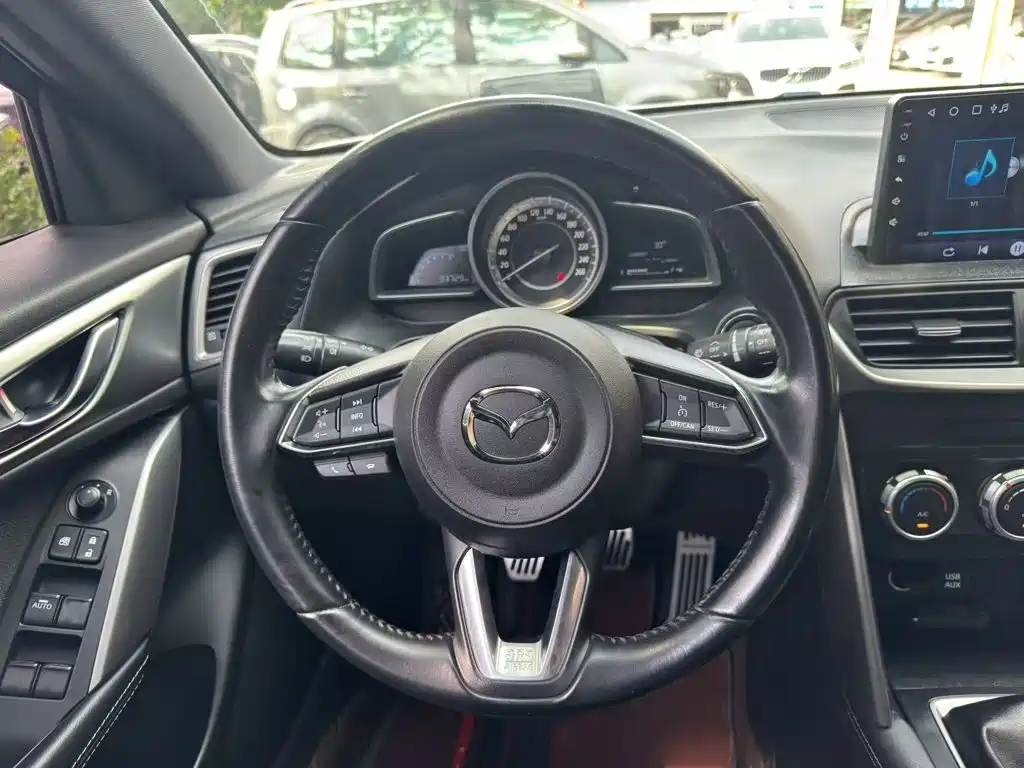 Mazda CX-4 2017 — фото 15