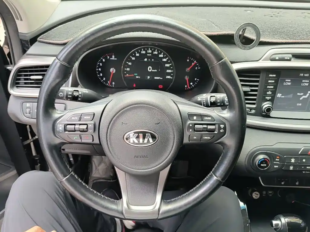 Kia Sorento 2016 — фото 11
