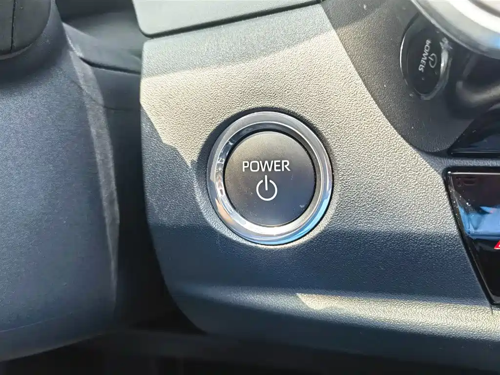 Toyota Camry 2026 — фото 17