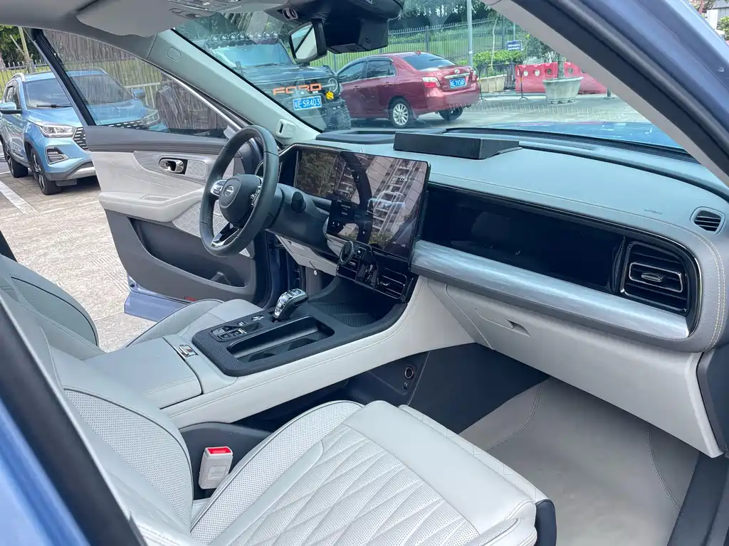 GAC Motor Trumpchi GS8 2022 — фото 16