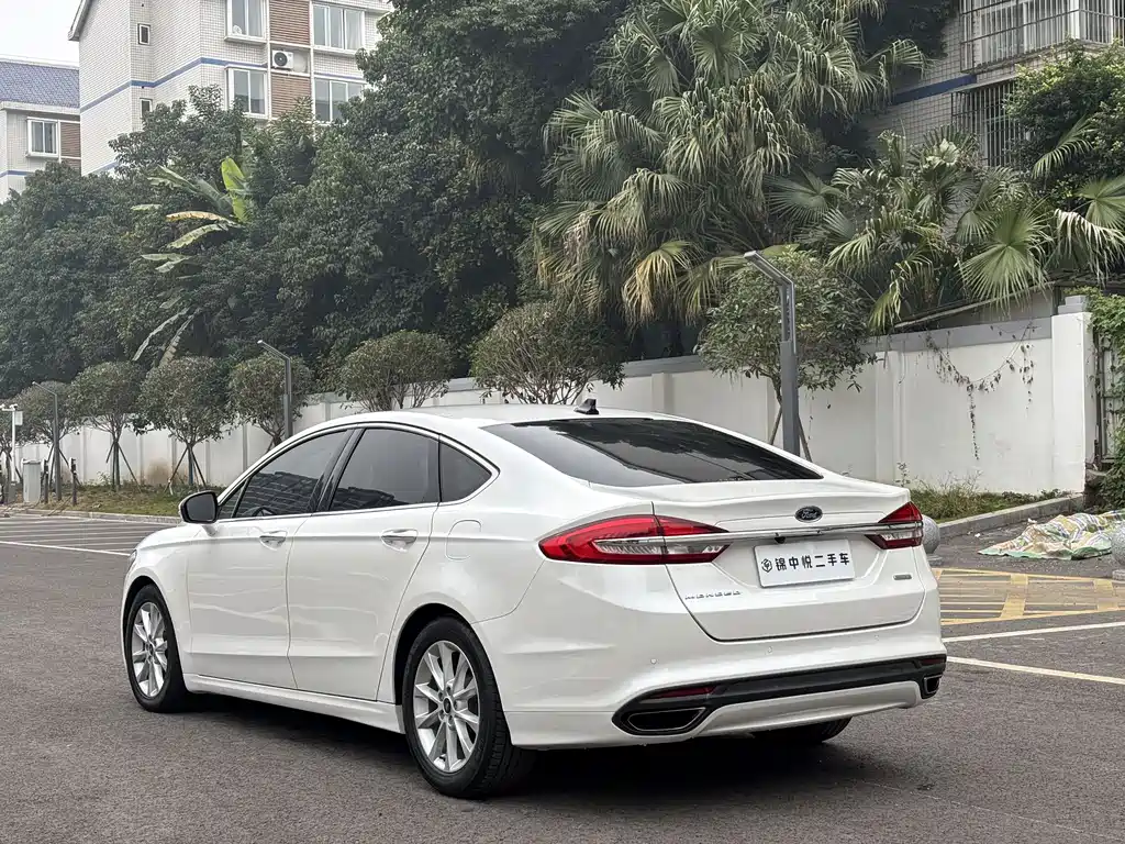 Ford Mondeo 2018 — фото 9