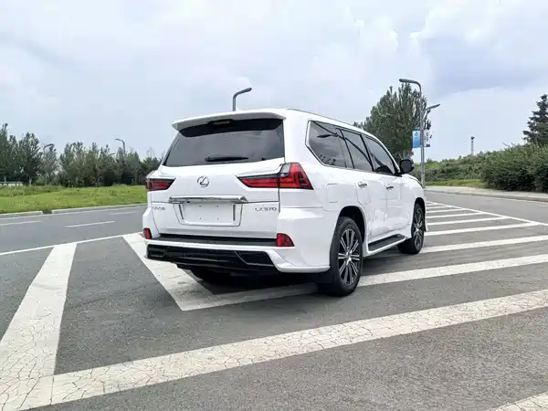 Lexus LX 2020