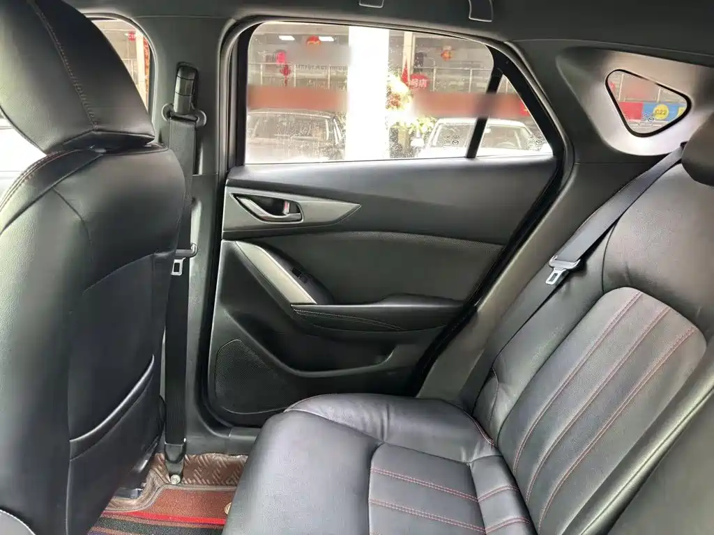Mazda CX-4 2017 — фото 19
