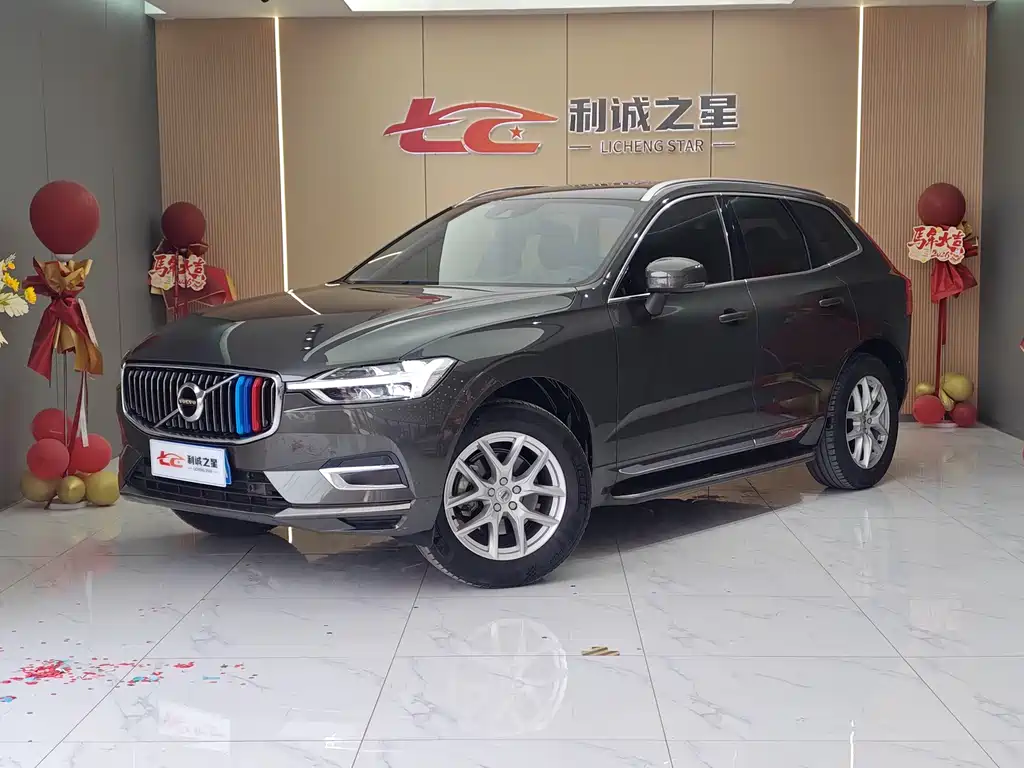 Volvo XC60 2019 — фото 1