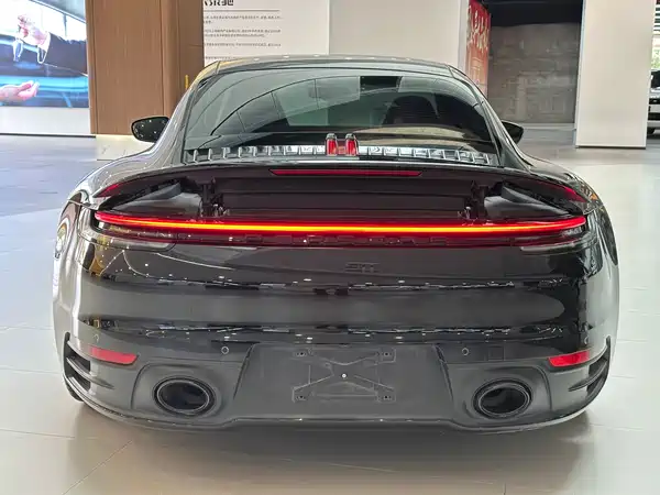 Porsche 911 2023