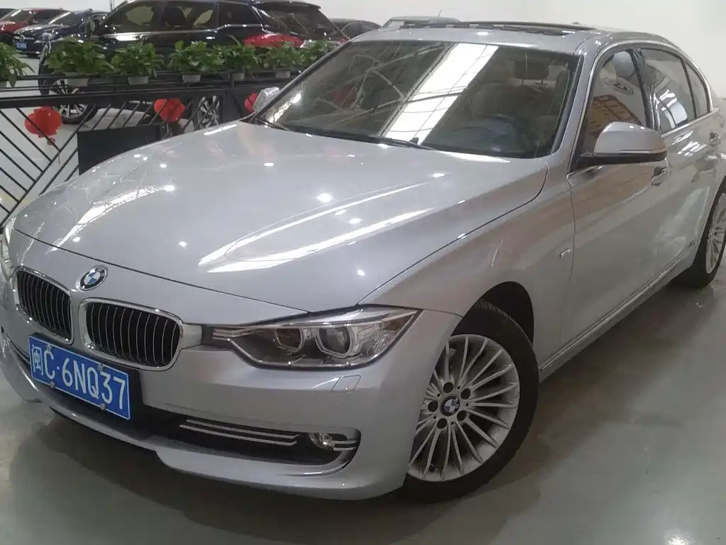BMW 3 Series 2012 — фото 1