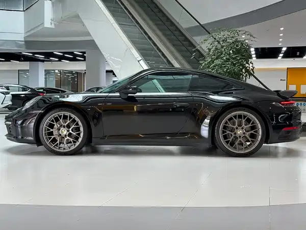 Porsche 911 2023