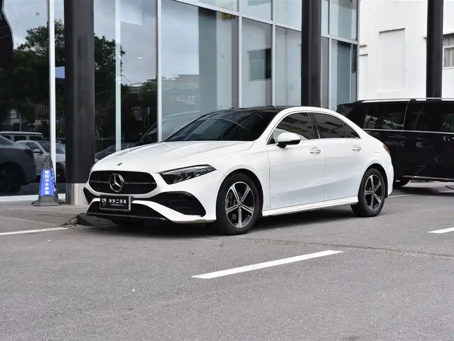 Mercedes-Benz A-Class 2024 — фото 1