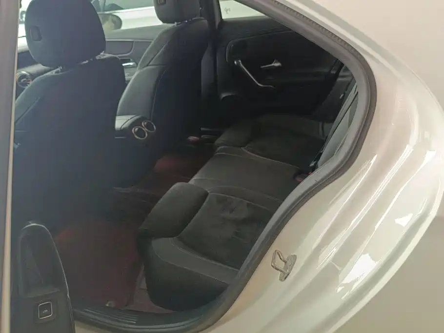 Mercedes-Benz A-Class 2020 — фото 11