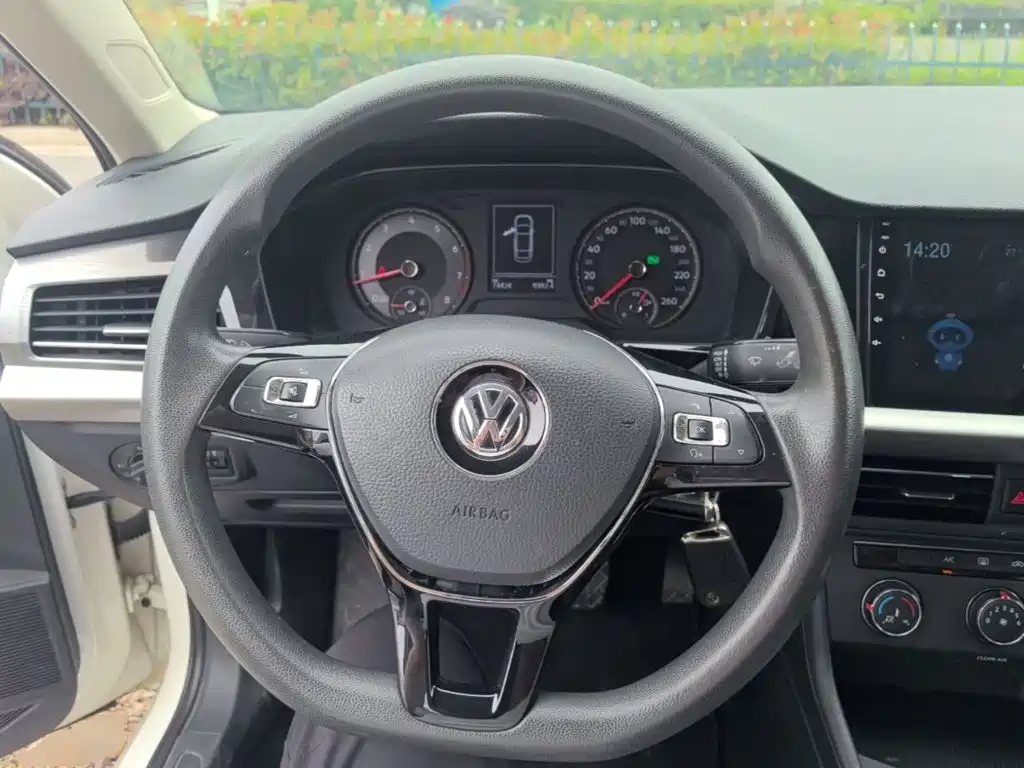 Volkswagen Lavida 2018 — фото 11
