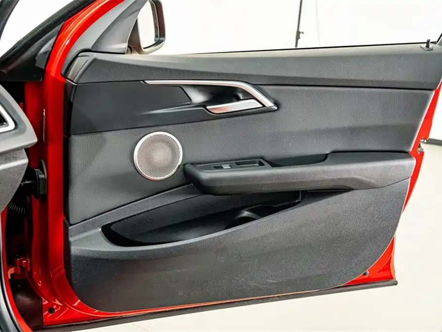 BMW 1 Series 2022 — фото 15
