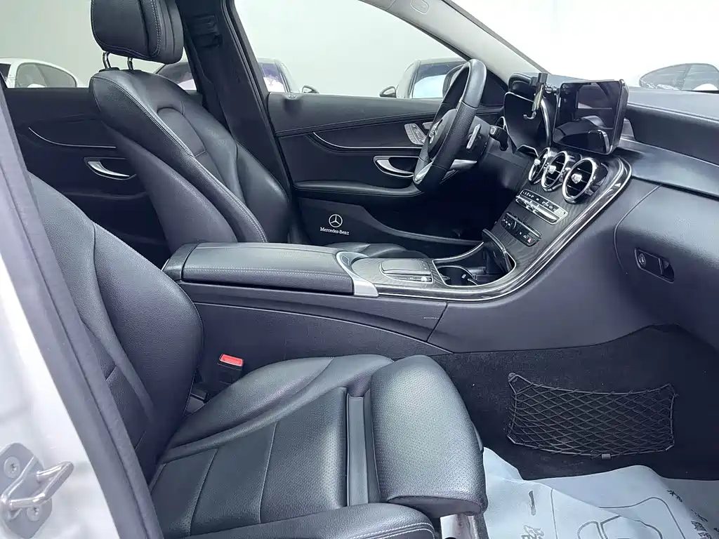 Mercedes-Benz C-Class 2020 — фото 12