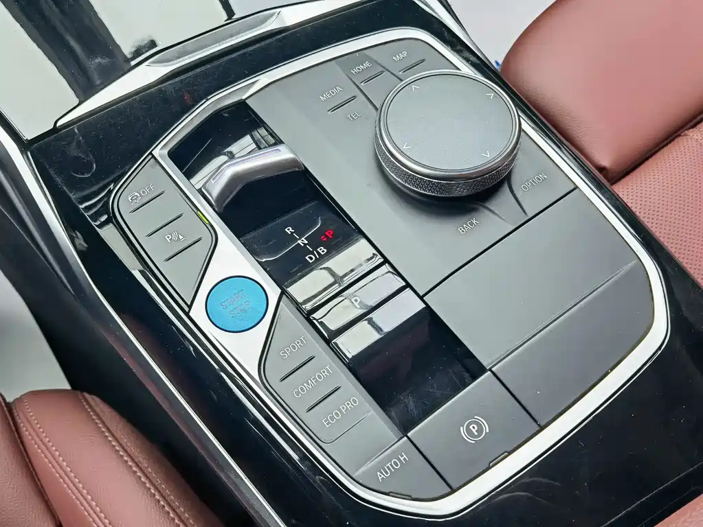 BMW i3 2024 — фото 13