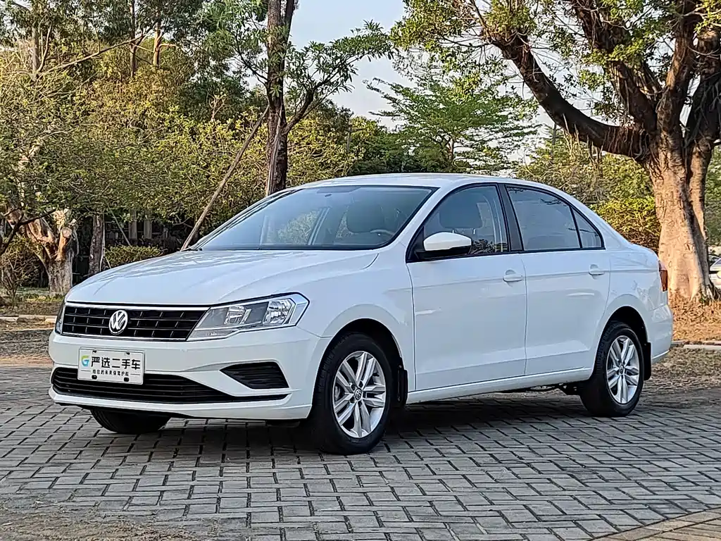 Volkswagen Jetta 2018 — фото 1