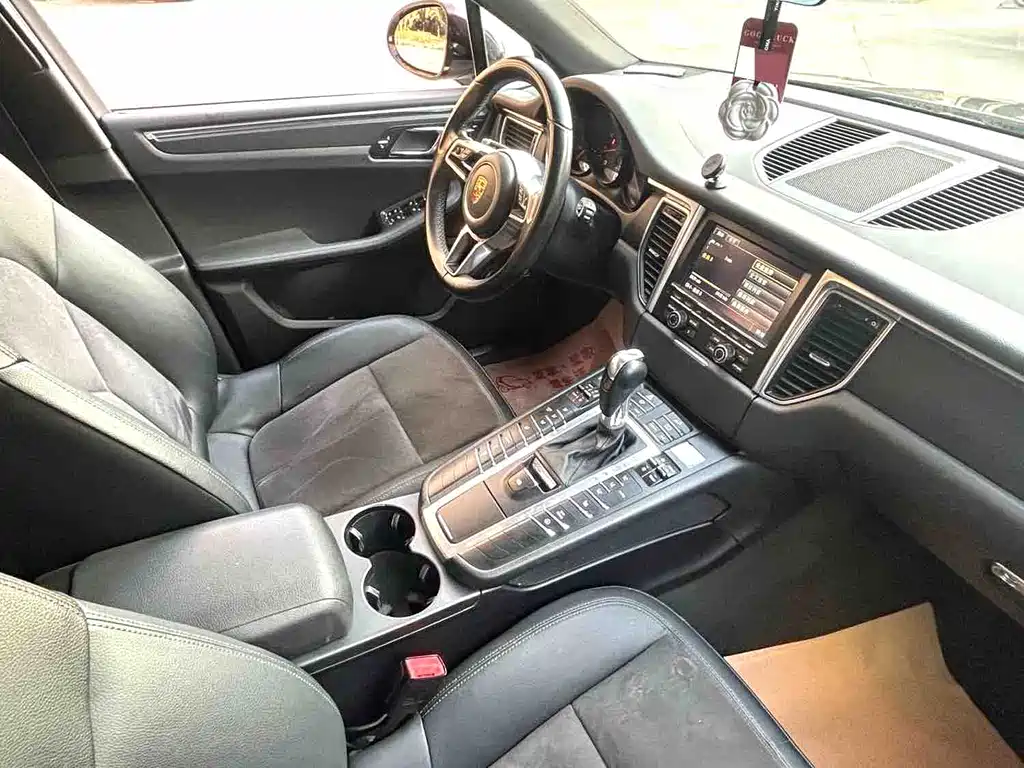 Porsche Macan 2015 — фото 14