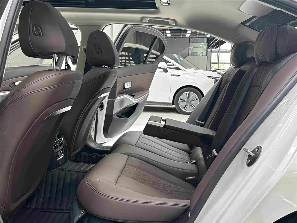 BMW i3 2024 — фото 15
