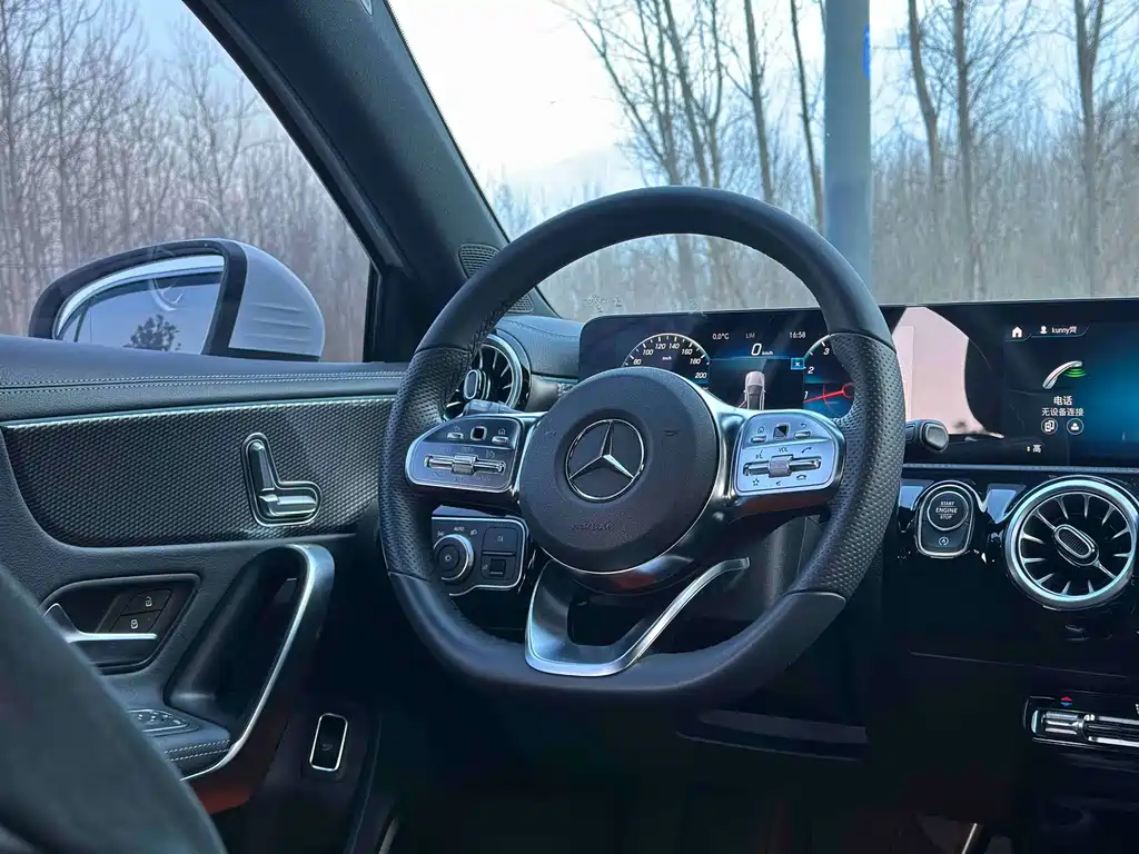 Mercedes-Benz A-Class 2022 — фото 9