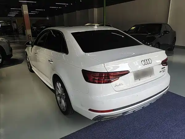 Audi A4L 2019