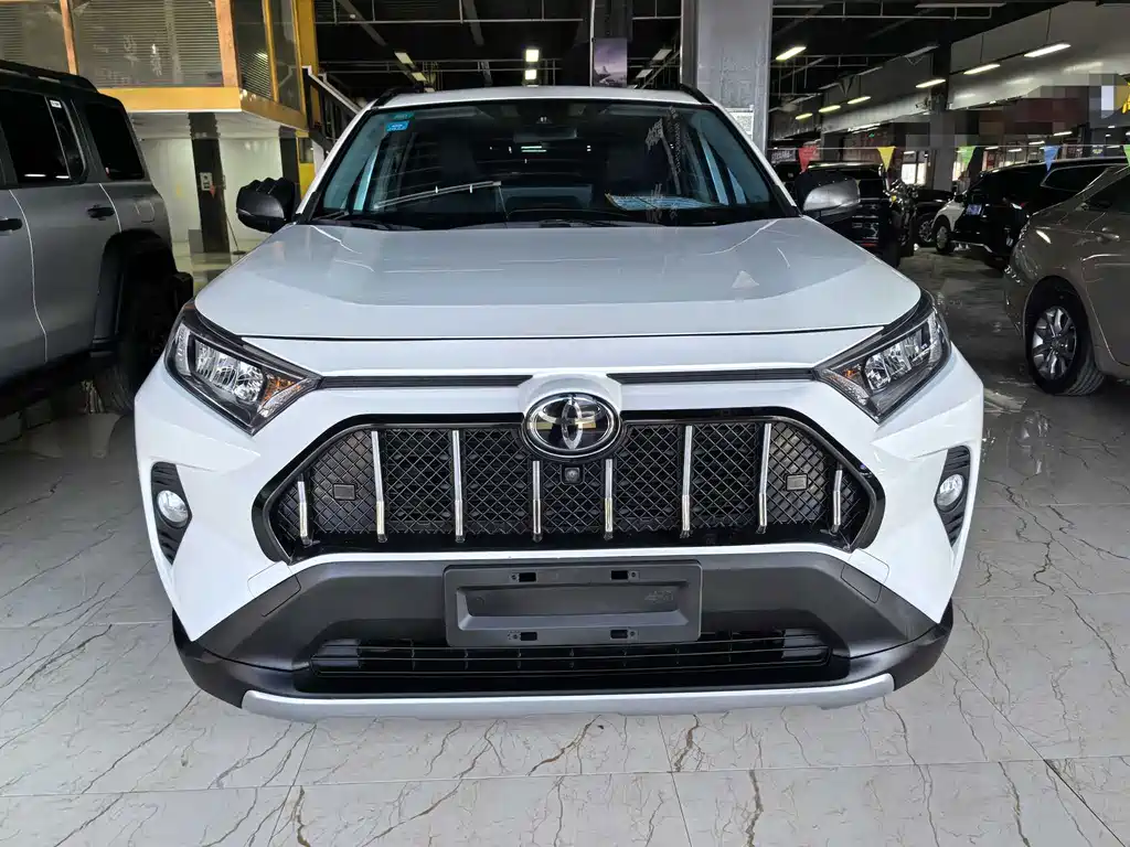 Toyota RAV4 2020 — фото 2