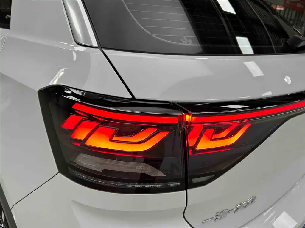 Volkswagen T-Roc 2024 — фото 18