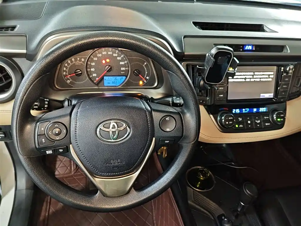Toyota RAV4 2016 — фото 10