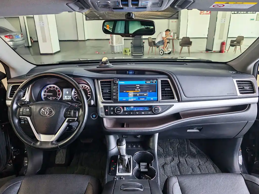 Toyota Highlander 2016 — фото 9