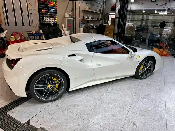 Ferrari 488 2018