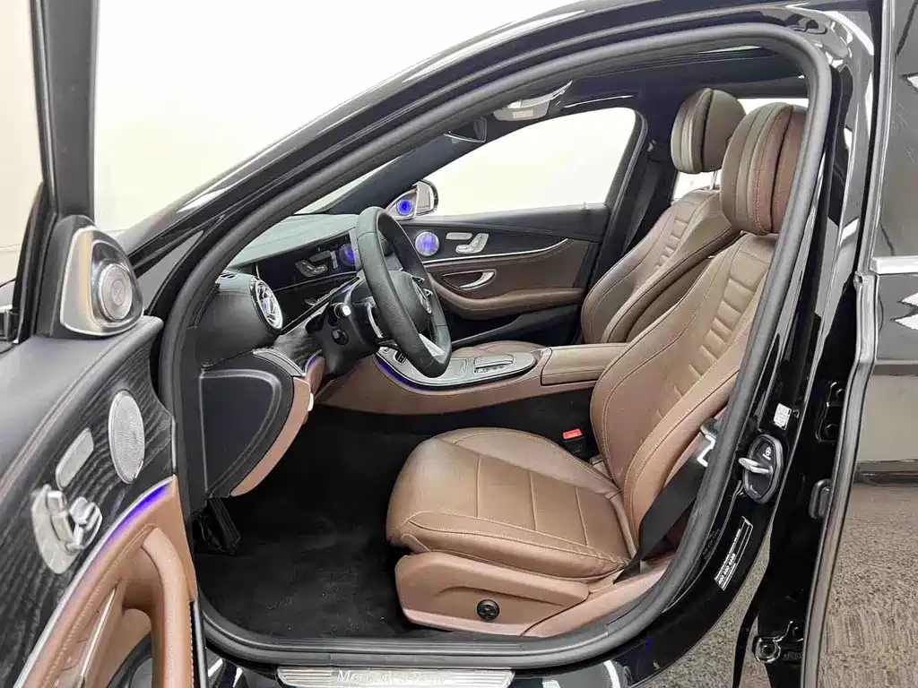 Mercedes-Benz E-Class 2023 — фото 12