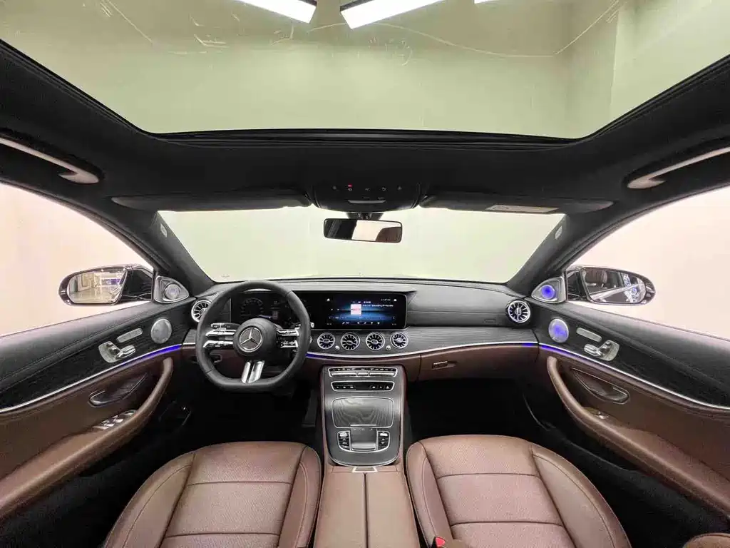 Mercedes-Benz E-Class 2023 — фото 16