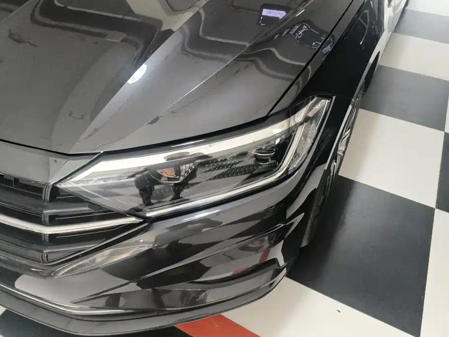 Volkswagen Sagitar 2021
