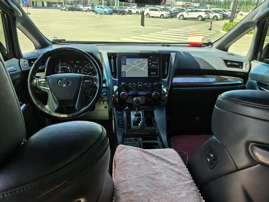Toyota Alphard 2022 — фото 6