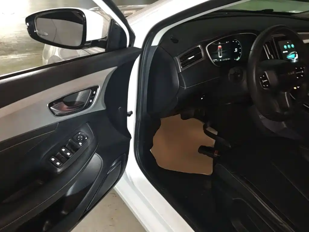 Roewe MAX 2023 — фото 16