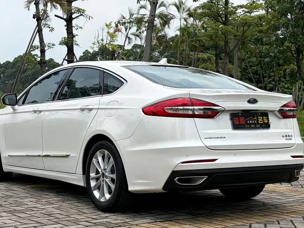 Ford Mondeo 2022 — фото 4