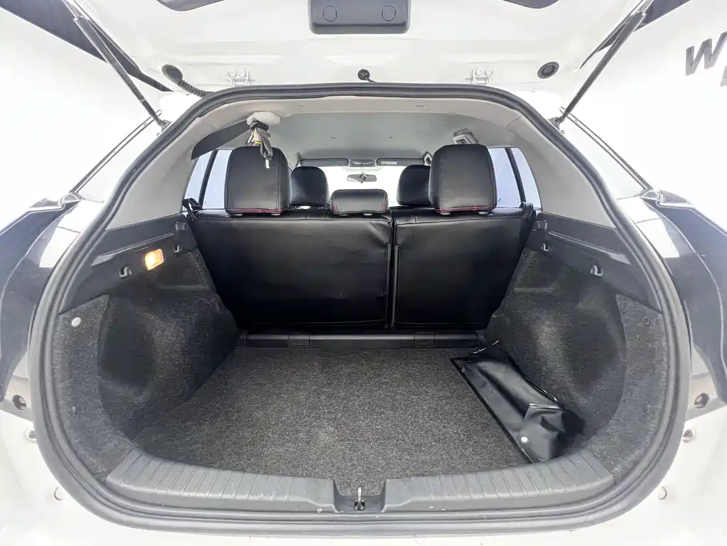 Toyota Yaris L 2022 — фото 17