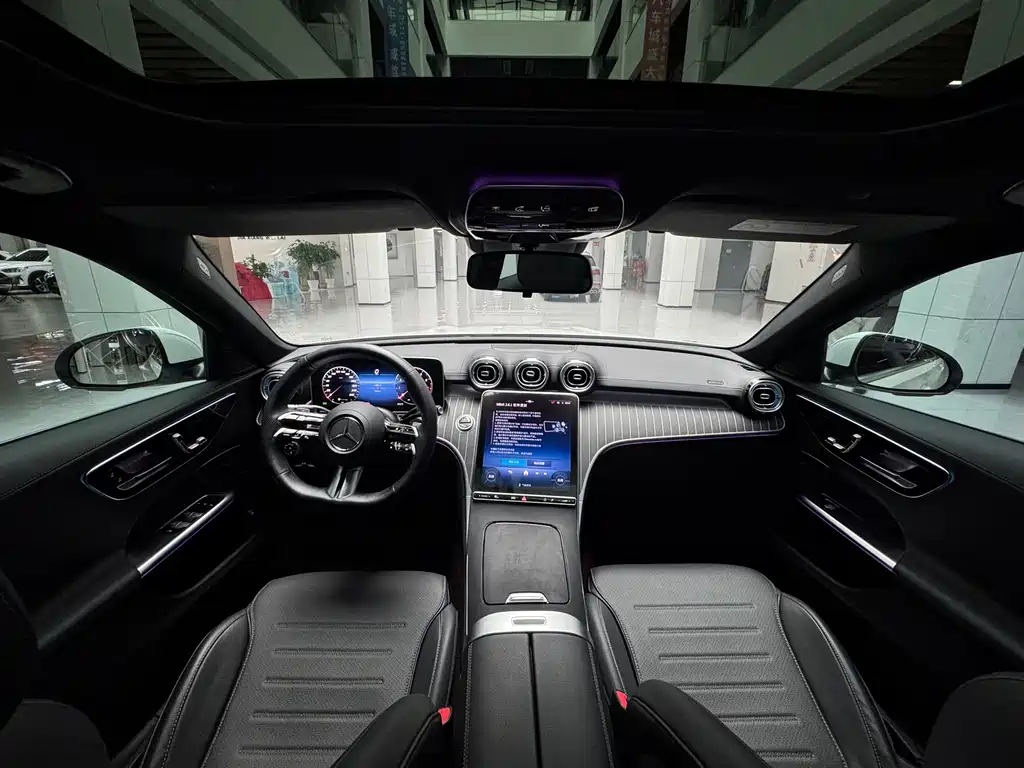 Mercedes-Benz C-Class 2023 — фото 16