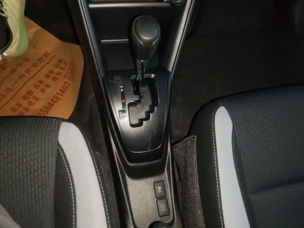 Toyota Yaris L 2020 — фото 14