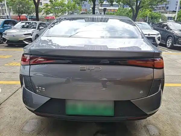 BYD e7 2025