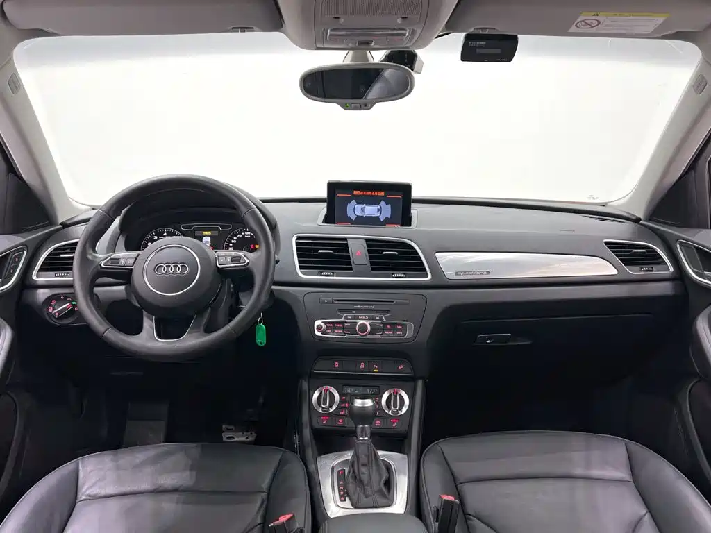 Audi Q3 2015 — фото 13