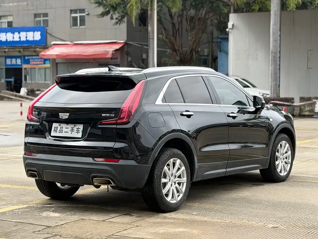 Cadillac XT4 2023 — фото 8
