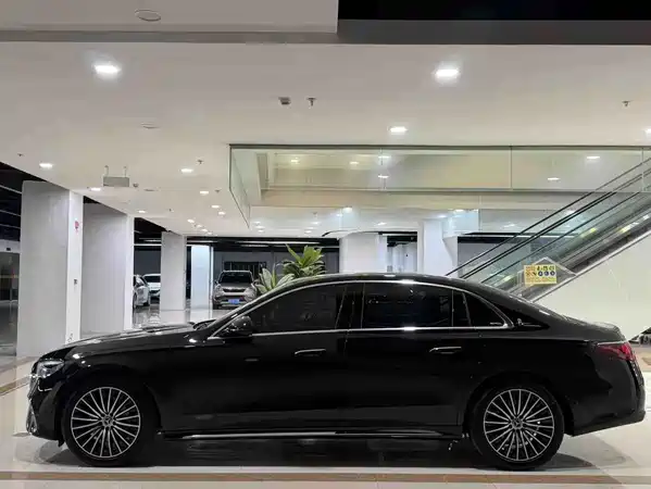 Mercedes-Benz E-Class 2024
