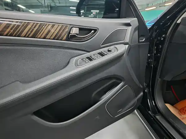 Hongqi H7 2024