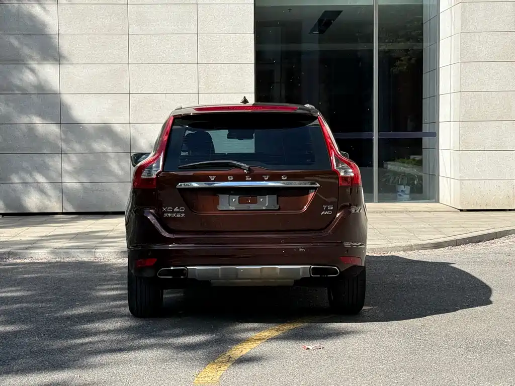 Volvo XC60 2016 — фото 19