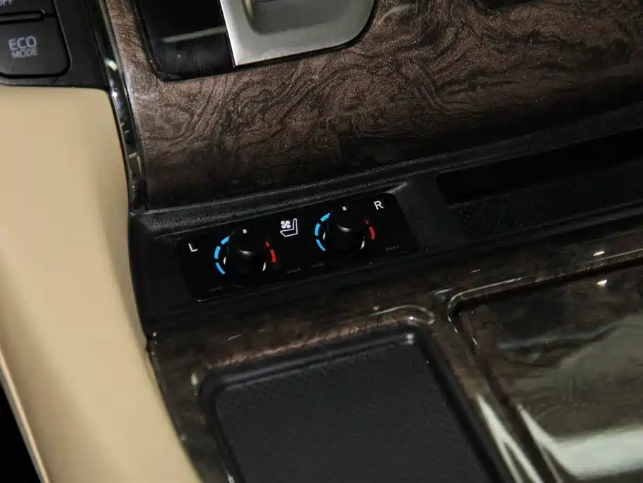 Toyota Alphard 2024 — фото 17