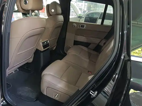 Li Auto L6 2025