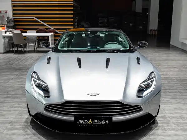 Aston Martin DB11 2017