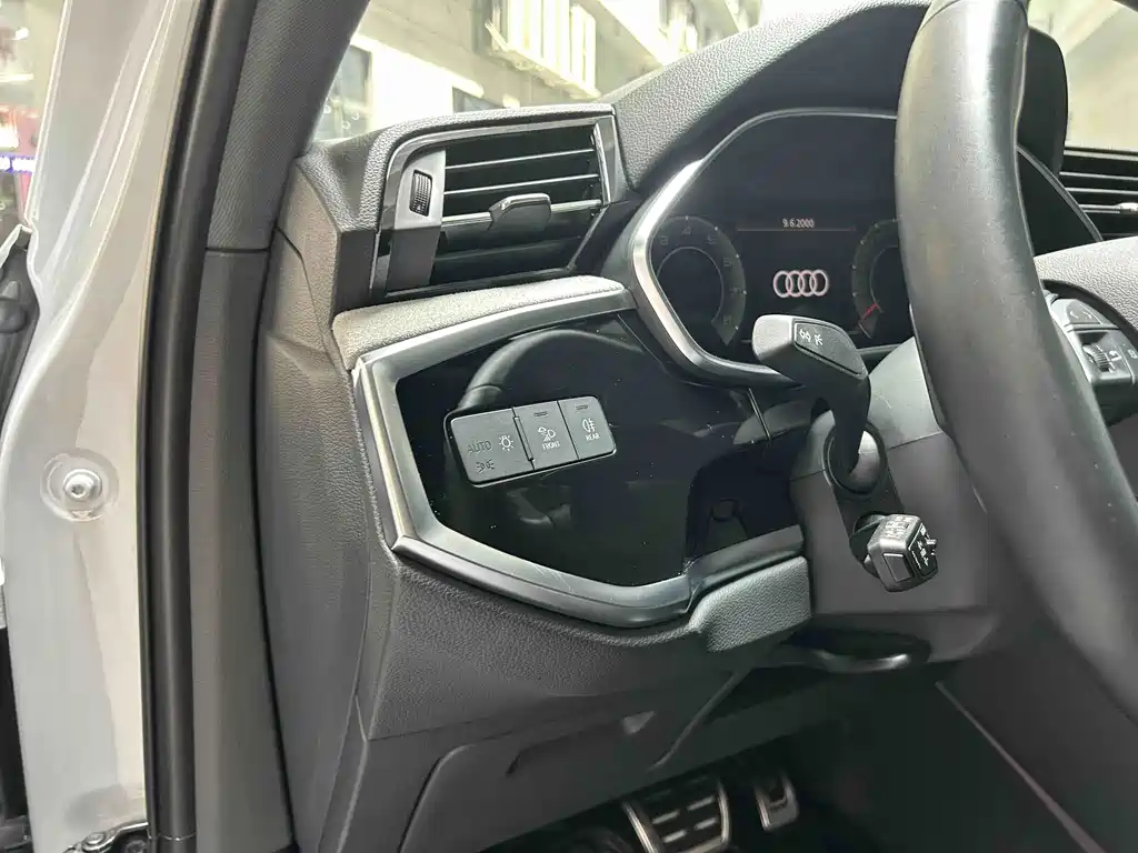 Audi Q3 2023 — фото 17