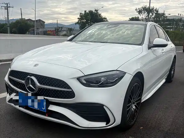 Mercedes-Benz C-Class 2024