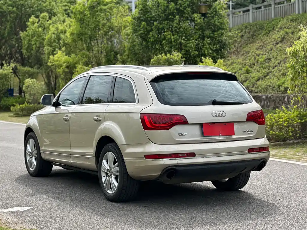 Audi Q7 2011 — фото 7
