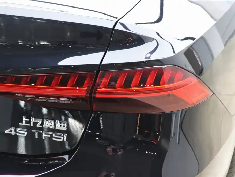 Audi A7L 2022 — фото 28