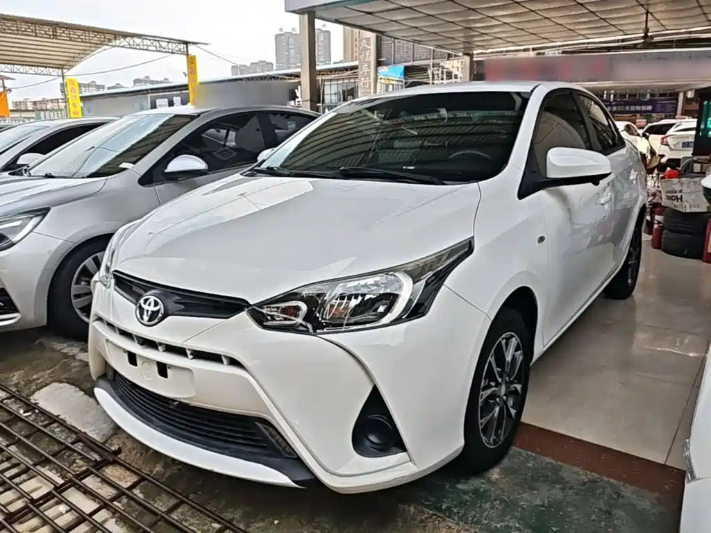 Toyota Yaris L 2020 — фото 1